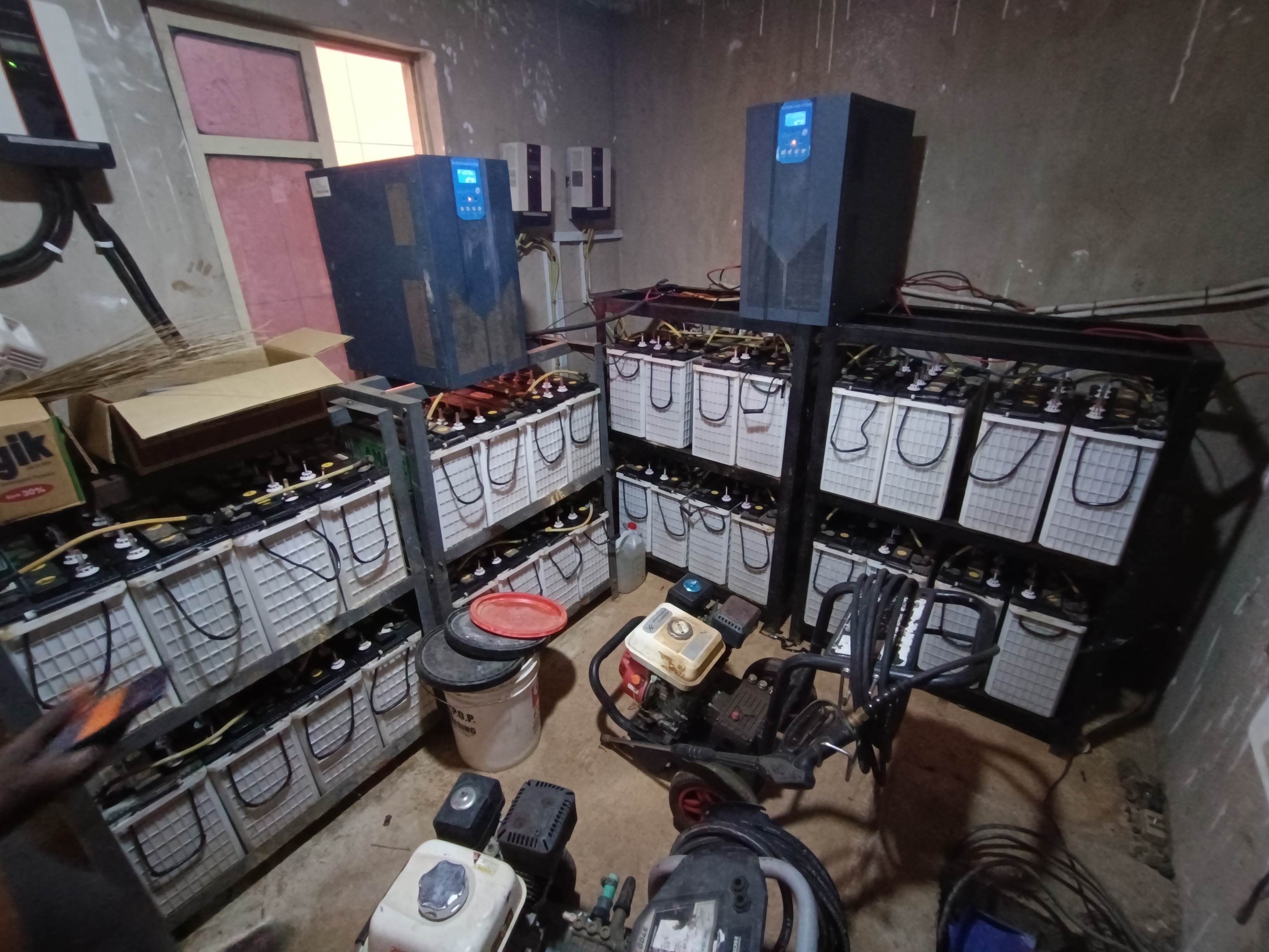 20kva & 32 batteries